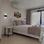 Villa Gold 6