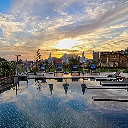 Gold 6 Villa